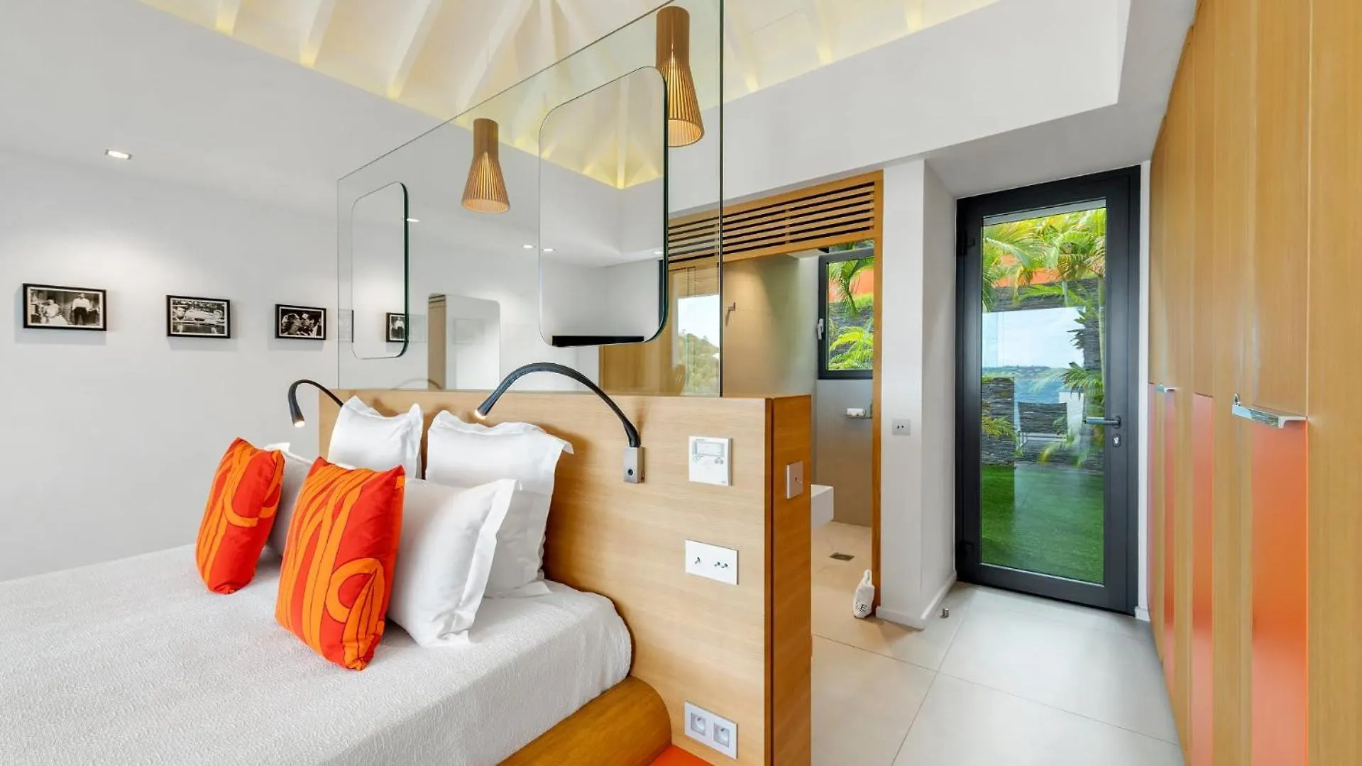 Architecture Jewel Set On A Hillside Vila St. Barthelemy