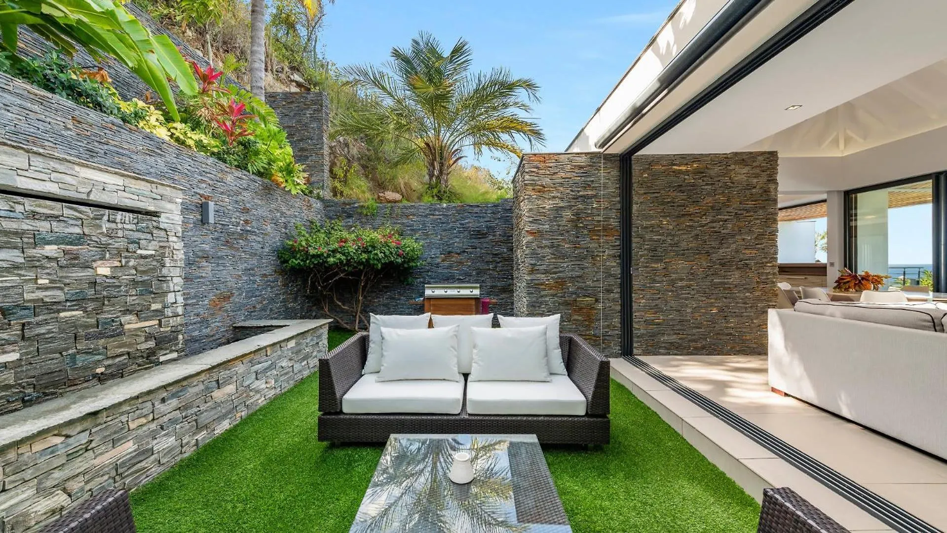 Architecture Jewel Set On A Hillside Vila St. Barthelemy