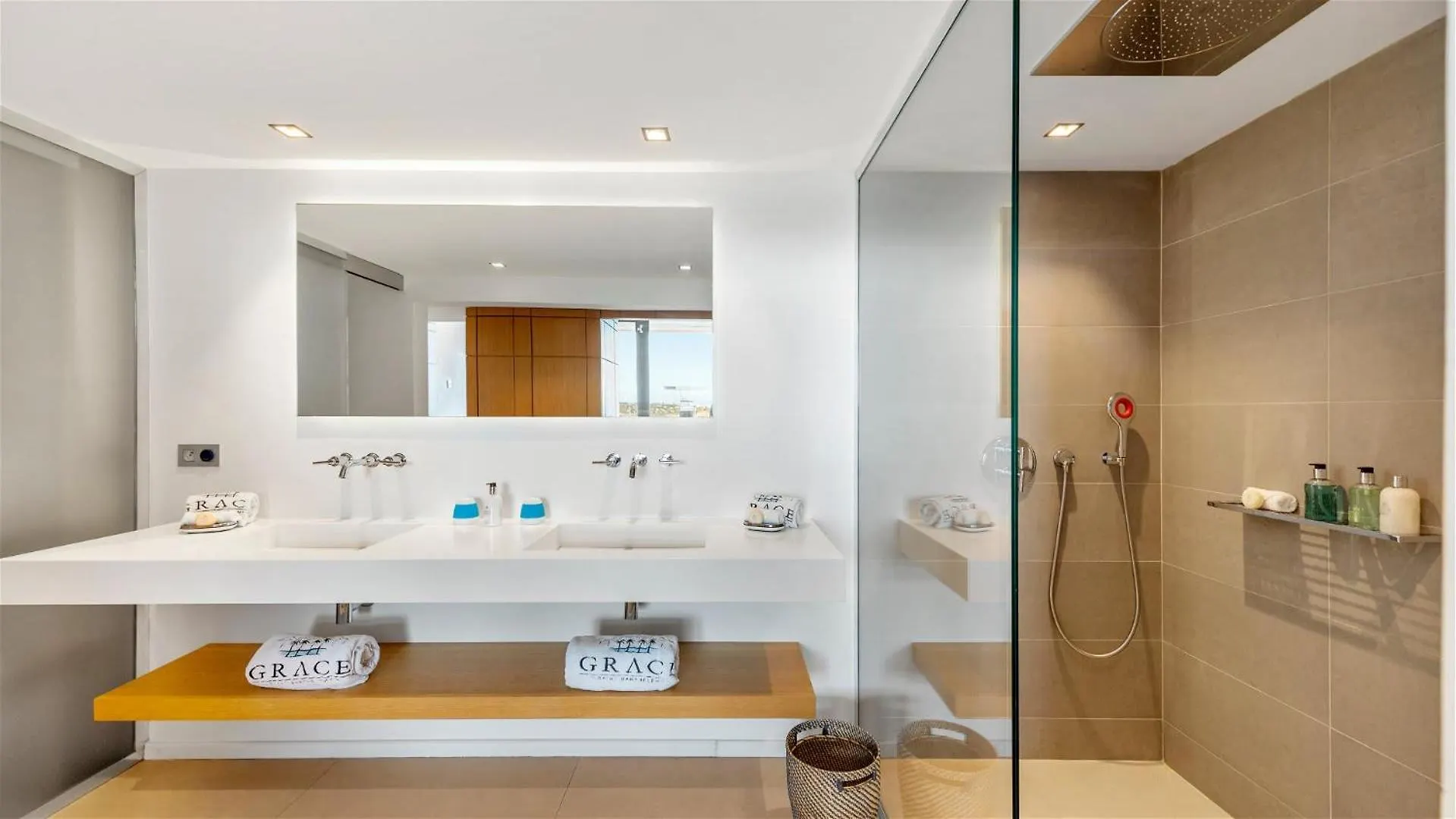 Architecture Jewel Set On A Hillside Vila St. Barthelemy 0*,