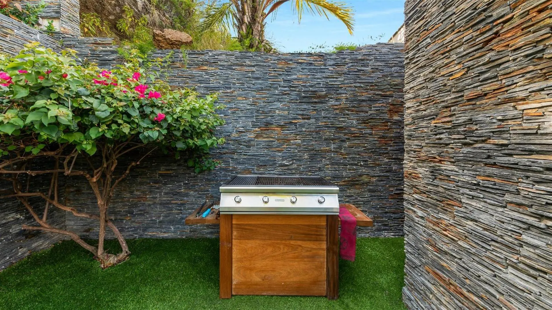 Architecture Jewel Set On A Hillside Vila St. Barthelemy 0*,