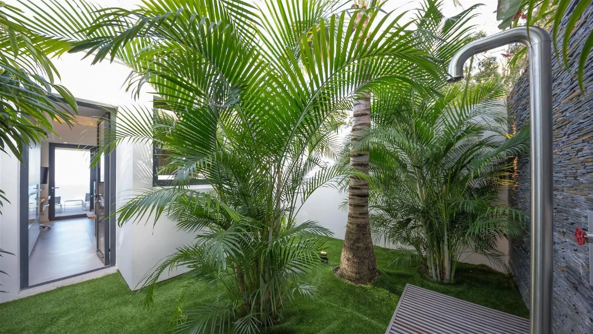 Architecture Jewel Set On A Hillside Vila St. Barthelemy São Bartolomeu